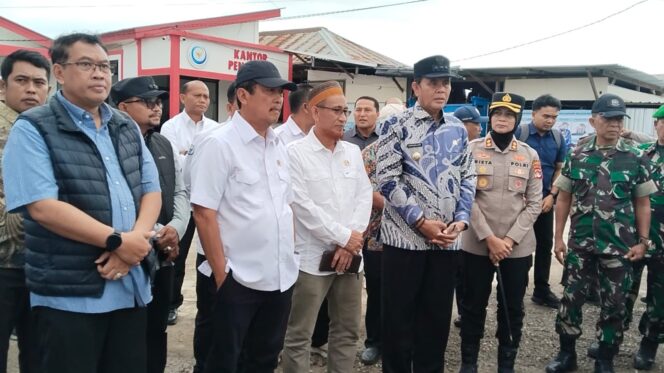 
 Menteri KP Kunjungi Sumbawa, Bupati Usulkan Lima Desa Jadi KNMP