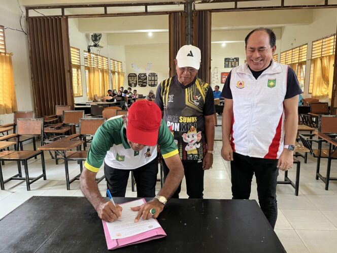 
 Pengurus IPF Sumbawa Dikukuhkan, Ketua KONI Harapkan Prestasi Atlet