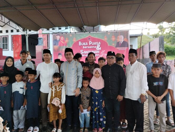 
 Pererat Sinergi, DPC PDI Perjuangan Sumbawa Santuni Anak Yatim dan Buka Puasa Bersama