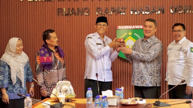 
 Bupati Sumbawa Terima Kunjungan Dubes Kazakhstan, Bahas Peluang Kerja Sama dengan Karaganda