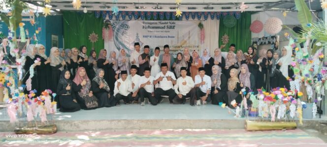
 Melalui Maulid Nabi, SMPN 3 Sumbawa Tanamkan Keteladanan Rasulullah kepada Siswa