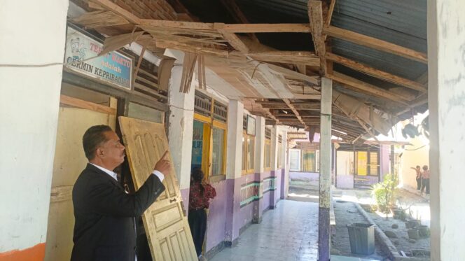 
 305 Siswa Belajar di Tengah Keterbatasan, SDN Kanar Butuh Perhatian Serius