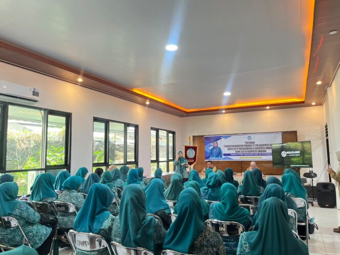 
 Tingkatkan Kualitas, Pengurus TP PKK Kabupaten Sumbawa dan Kecamatan Diberikan Pembekalan