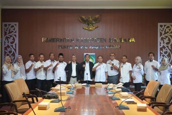 
 Wabup Sumbawa Dorong Transparansi OPD dalam Memberikan Informasi ke Masyarakat